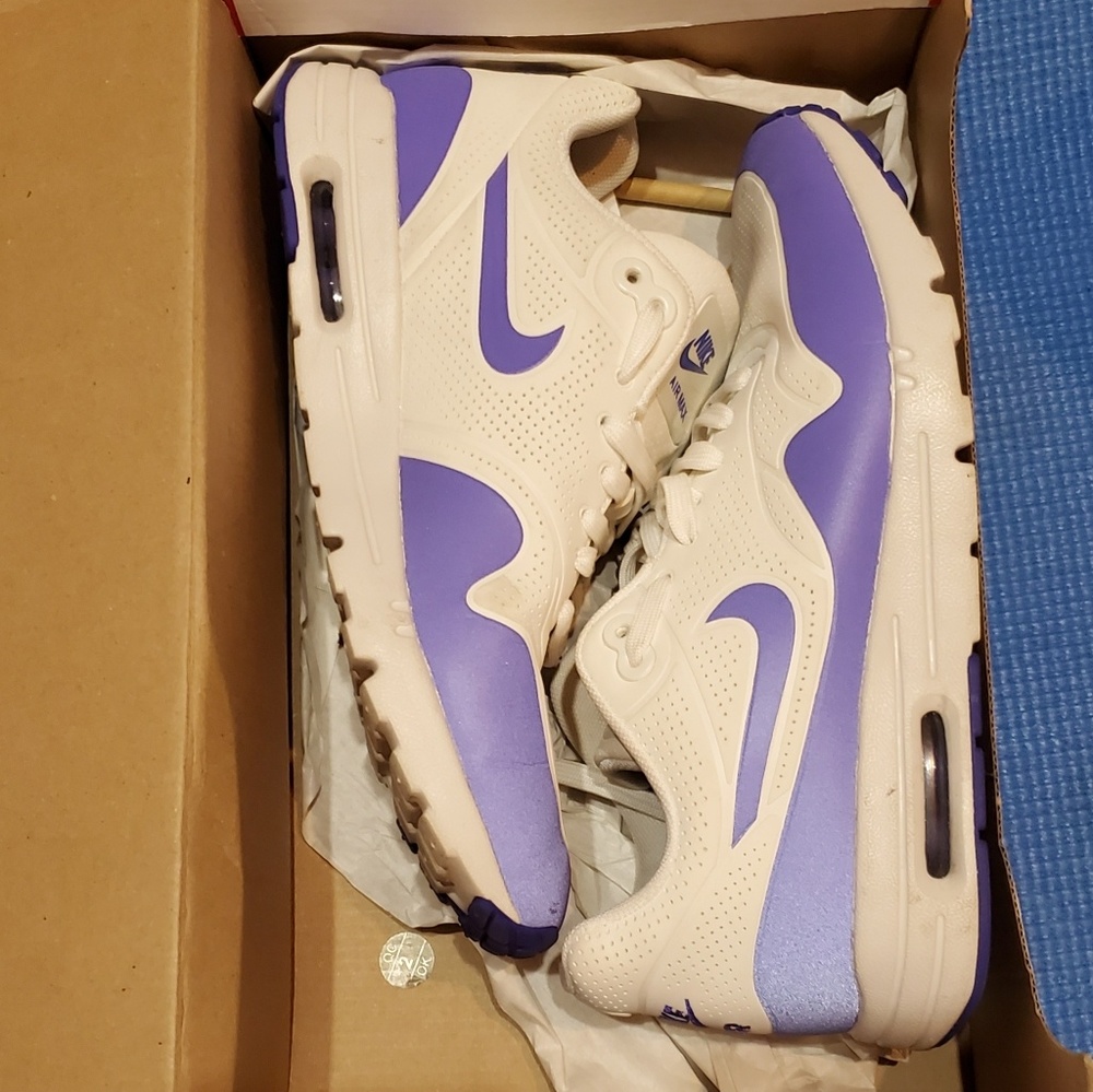 Women's Nike Air Max 1